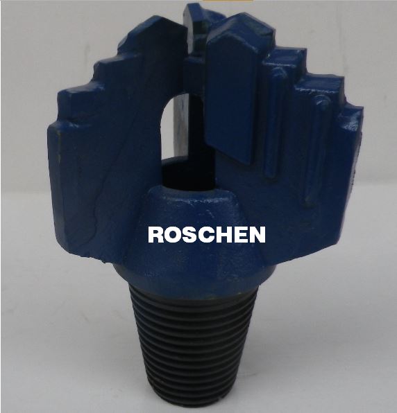 tr&ecirc;s peda&ccedil;os de asa